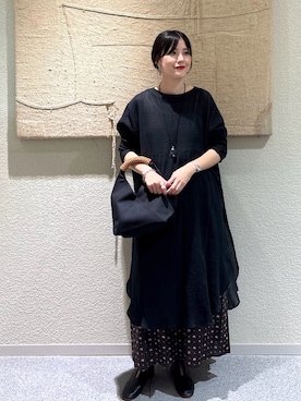 「アイテム（チュニック）」を使った、秋山 里織さん（レディース・158cm）の冬コーディネート