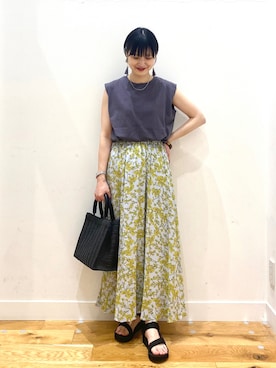 「KBF+（ケービーエフプラス）のアイテム（イヤリング）」を使った、秋山 里織さん（レディース・158cm）の春コーディネート