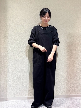 「アイテム（サロペット/オーバーオール）」を使った、秋山 里織さん（レディース・158cm）の秋コーディネート
