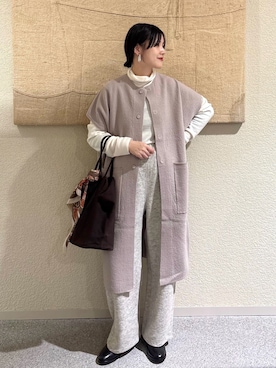 「アイテム（トートバッグ）」を使った、秋山 里織さん（レディース・158cm）の秋コーディネート