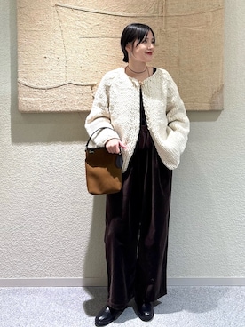 「アイテム（バッグ）」を使った、秋山 里織さん（レディース・158cm）の秋コーディネート