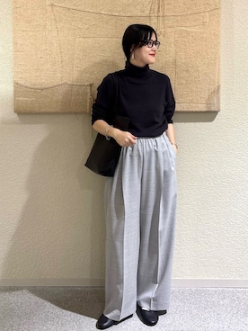 「アイテム（バレエシューズ）」を使った、秋山 里織さん（レディース・158cm）の秋コーディネート