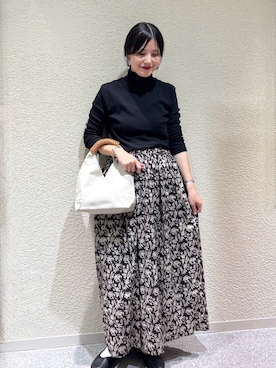 「スカートコーデ」｜「アイテム（バレエシューズ）」を使った、秋山 里織さん（レディース・158cm）の秋コーディネート