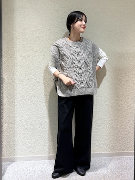 「アイテム（バレエシューズ）」を使った、秋山 里織さん（レディース・158cm）の秋コーディネート