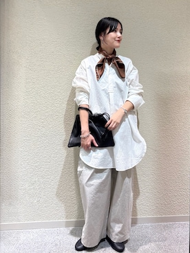 「秋のコーデ」｜「アイテム（財布/小物）」を使った、秋山 里織さん（レディース・158cm）の秋コーディネート