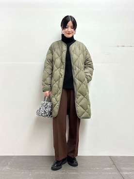 「URBAN RESEARCH DOORS（アーバンリサーチドアーズ）のタートルネックニット（ニット/セーター）」を使った、秋山 里織さん（レディース・158cm）の冬コーディネート