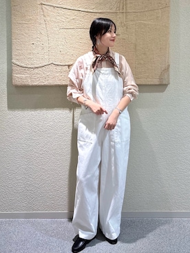 「アイテム（サロペット/オーバーオール）」を使った、秋山 里織さん（レディース・158cm）の秋コーディネート