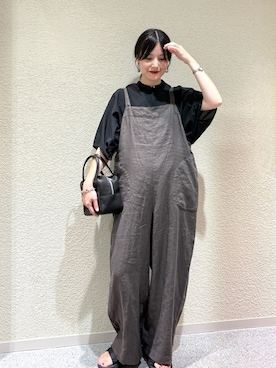 「アイテム（サロペット/オーバーオール）」を使った、秋山 里織さん（レディース・158cm）の秋コーディネート