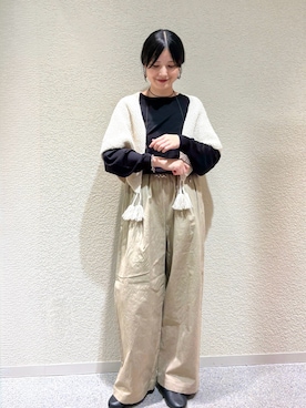 「アイテム（ストール/ショール）」を使った、秋山 里織さん（レディース・158cm）の秋コーディネート
