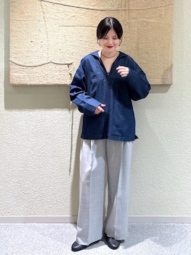 「アイテム（バレエシューズ）」を使った、秋山 里織さん（レディース・158cm）の秋コーディネート