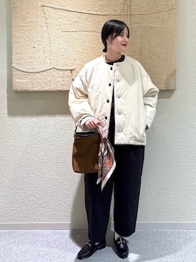 「アイテム（ローファー）」を使った、秋山 里織さん（レディース・158cm）の冬コーディネート