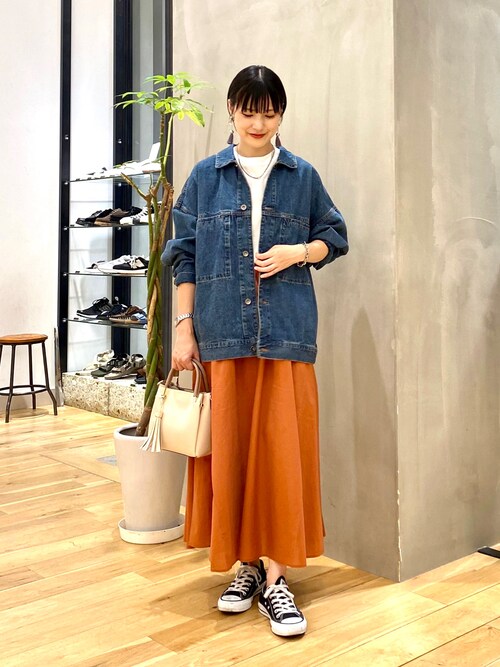 URBAN RESEARCH DOORS秋山 里織さんのデニムジャケットを使った 