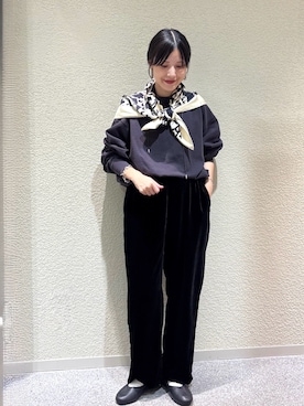 「アイテム（バンダナ/スカーフ）」を使った、秋山 里織さん（レディース・158cm）の秋コーディネート