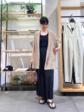 「アイテム（ジャケット/アウター）」を使った、秋山 里織さん（レディース・158cm）の夏コーディネート