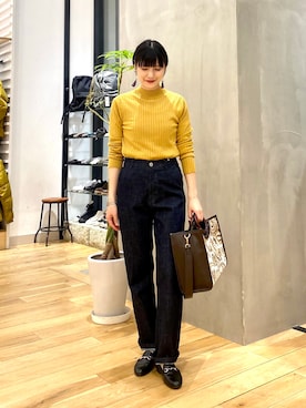 「URBAN RESEARCH DOORS WOMENS」｜「アイテム（チェスターコート）」を使った、秋山 里織さん（レディース・158cm）の秋コーディネート