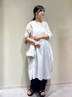 「アイテム（チュニック）」を使った、秋山 里織さん（レディース・158cm）の夏コーディネート