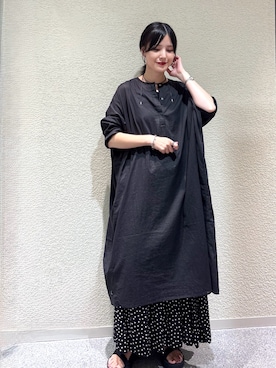 「アイテム（スカート）」を使った、秋山 里織さん（レディース・158cm）の夏コーディネート
