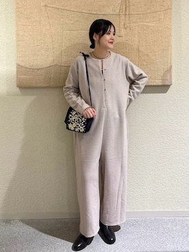 「アイテム（つなぎ/オールインワン）」を使った、秋山 里織さん（レディース・158cm）の秋コーディネート