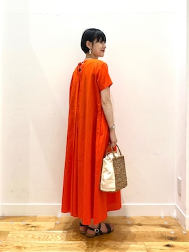 「URBAN RESEARCH DOORS WOMENS」｜「アイテム（その他）」を使った、秋山 里織さん（レディース・158cm）の夏コーディネート