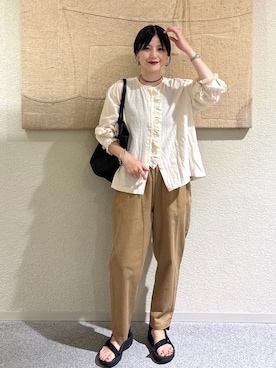 「アイテム（トートバッグ）」を使った、秋山 里織さん（レディース・158cm）の夏コーディネート