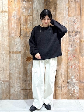 「かぐれ（カグレ）のユーティリティーイージーパンツ（その他パンツ）」を使った、秋山 里織さん（レディース・158cm）の秋コーディネート