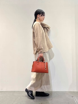 「URBAN RESEARCH DOORS（アーバンリサーチドアーズ）のラグランフレアプルオーバー（Tシャツ/カットソー）」を使った、秋山 里織さん（レディース・158cm）の冬コーディネート