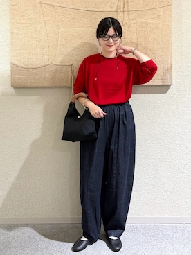 「アイテム（バレエシューズ）」を使った、秋山 里織さん（レディース・158cm）の秋コーディネート