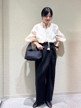 「アイテム（バレエシューズ）」を使った、秋山 里織さん（レディース・158cm）の夏コーディネート