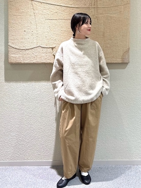 「アイテム（バレエシューズ）」を使った、秋山 里織さん（レディース・158cm）の秋コーディネート