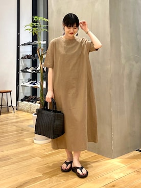 「URBAN RESEARCH DOORS（アーバンリサーチドアーズ）のリネンコットンバックリボンワンピース（ワンピース）」を使った、秋山 里織さん（レディース・158cm）の春コーディネート