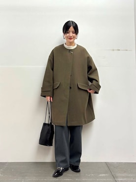 「URBAN RESEARCH DOORS（アーバンリサーチドアーズ）のピンタックフリルスタンドカラーブラウス（シャツ/ブラウス）」を使った、秋山 里織さん（レディース・158cm）の冬コーディネート