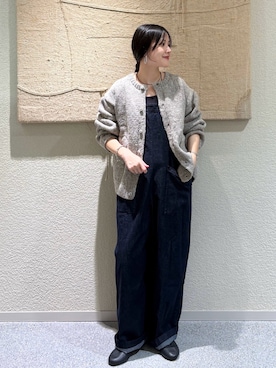 「アイテム（オールインワン・サロペット）」を使った、秋山 里織さん（レディース・158cm）の秋コーディネート