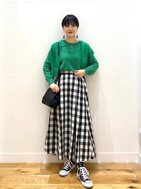 「KBF+（ケービーエフプラス）のアイテム」を使った、秋山 里織さん（レディース・158cm）の冬コーディネート
