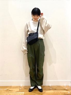 「KBF+（ケービーエフプラス）のアイテム」を使った、秋山 里織さん（レディース・158cm）の春コーディネート