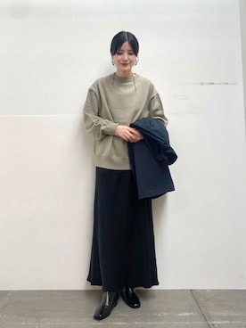 「アイテム（マウンテンパーカー）」を使った、秋山 里織さん（レディース・158cm）の秋コーディネート