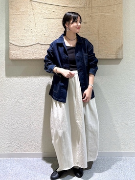 「アイテム（バレエシューズ）」を使った、秋山 里織さん（レディース・158cm）の秋コーディネート