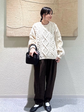 「アイテム（バレエシューズ）」を使った、秋山 里織さん（レディース・158cm）の秋コーディネート