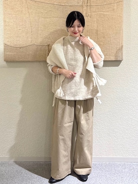 「アイテム（ストール/ショール）」を使った、秋山 里織さん（レディース・158cm）の秋コーディネート