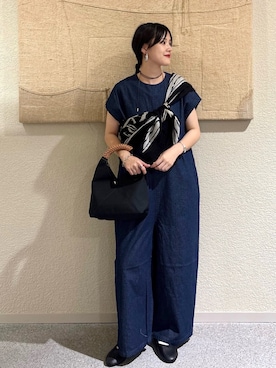 「アイテム（バレエシューズ）」を使った、秋山 里織さん（レディース・158cm）の秋コーディネート