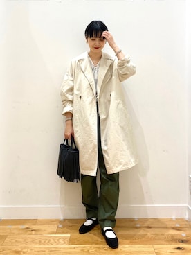 「URBAN RESEARCH DOORS WOMENS」｜「アイテム（チェスターコート）」を使った、秋山 里織さん（レディース・158cm）の冬コーディネート