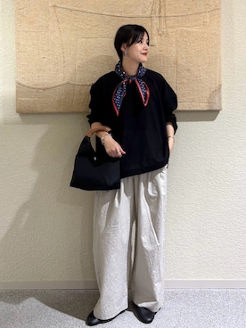 「アイテム（バンダナ/スカーフ）」を使った、秋山 里織さん（レディース・158cm）の秋コーディネート