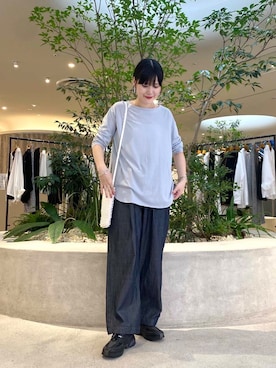 「かぐれ（カグレ）のシャンブレーデニムイージーパンツ（その他パンツ）」を使った、秋山 里織さん（レディース・158cm）の秋コーディネート