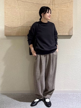 「アイテム（スウェット）」を使った、秋山 里織さん（レディース・158cm）の秋コーディネート