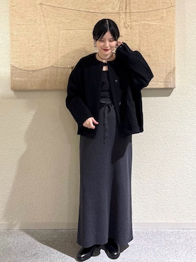 「アイテム（ノーカラージャケット）」を使った、秋山 里織さん（レディース・158cm）の冬コーディネート