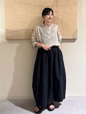 「アイテム（スカート）」を使った、秋山 里織さん（レディース・158cm）の夏コーディネート