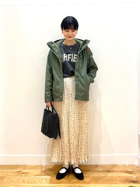 「タックイン」｜「アイテム（マウンテンパーカー）」を使った、saoriさん（レディース・158cm）の冬コーディネート