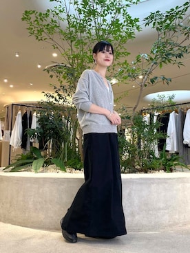 コットンストレートスカートを使った人気ファッションコーディネート
