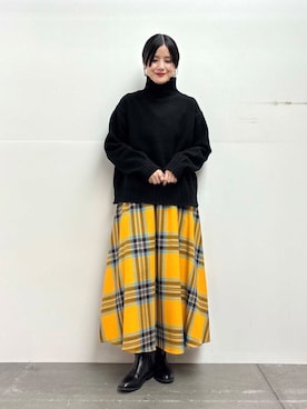 「URBAN RESEARCH DOORS（アーバンリサーチドアーズ）のタートルネックニット（ニット/セーター）」を使った、秋山 里織さん（レディース・158cm）の冬コーディネート
