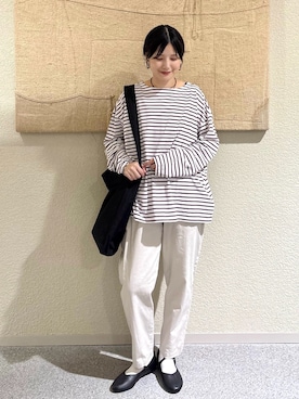 「アイテム（バレエシューズ）」を使った、秋山 里織さん（レディース・158cm）の秋コーディネート
