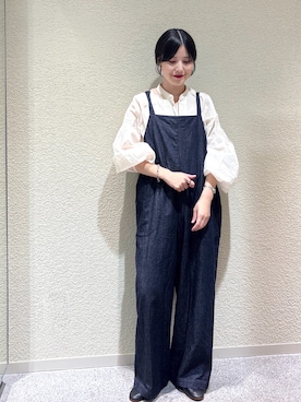 「アイテム（バレエシューズ）」を使った、秋山 里織さん（レディース・158cm）の秋コーディネート